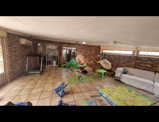 3 BEDROOM TOWNHOUSE FOR SALE IN SASOLBURG